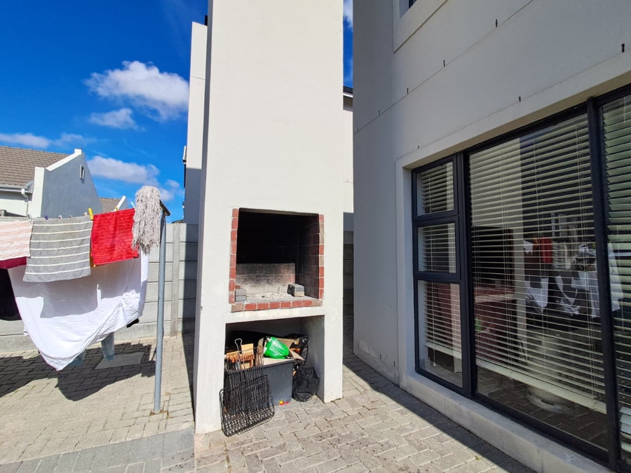 To Let 2 Bedroom Property for Rent in Stonewood Security Estate Western Cape